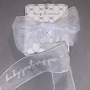 🆕- TWIG & ARROW Shiny White Bow Bridal Hair Clip